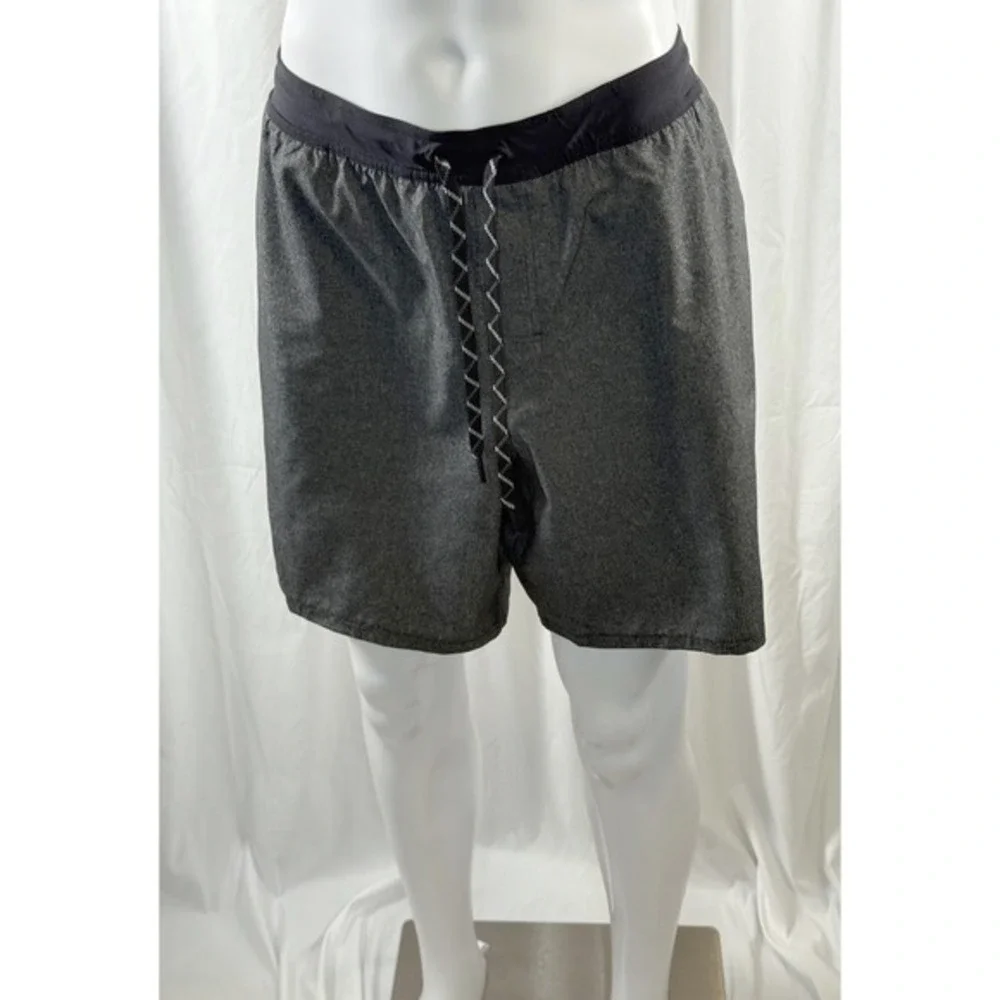 Under Armour Loose Fit Athletic Shorts Gray Heather XXL Beach Resortwear 87-26‎